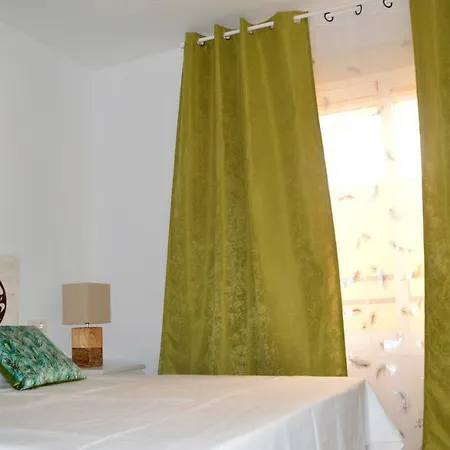 Sunhome 11 Bajondillo Beach Appartement